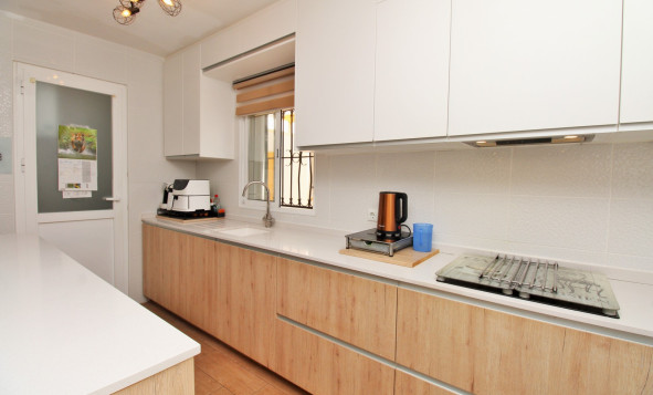 Herverkoop - 3. Vrijstaande villa - Villamartin - Costa Blanca Zuid