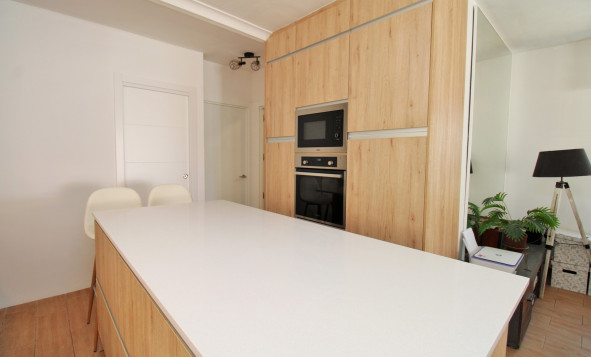 Herverkoop - 3. Vrijstaande villa - Villamartin - Costa Blanca Zuid