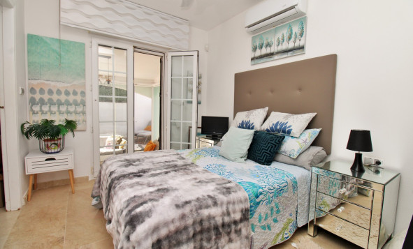 Herverkoop - 3. Vrijstaande villa - Villamartin - Costa Blanca Zuid