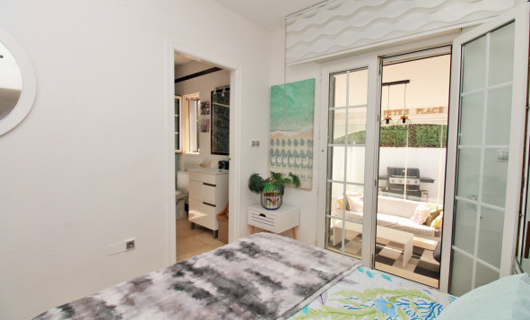 Herverkoop - 3. Vrijstaande villa - Villamartin - Costa Blanca Zuid