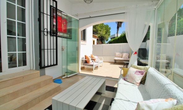 Herverkoop - 3. Vrijstaande villa - Villamartin - Costa Blanca Zuid