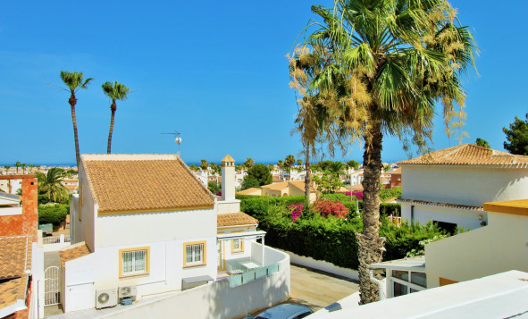 Herverkoop - 3. Vrijstaande villa - Villamartin - Costa Blanca Zuid