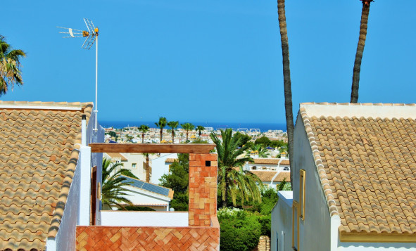 Herverkoop - 3. Vrijstaande villa - Villamartin - Costa Blanca Zuid