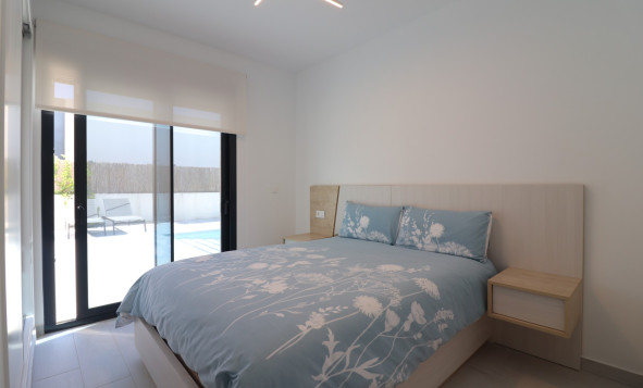 Herverkoop - 3. Vrijstaande villa - Algorfa - Costa Blanca Zuid