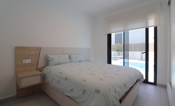 Herverkoop - 3. Vrijstaande villa - Algorfa - Costa Blanca Zuid