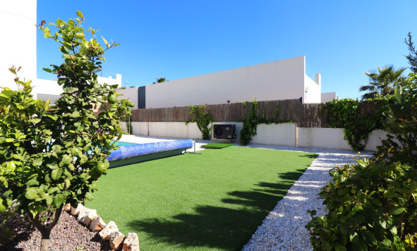 Herverkoop - 3. Vrijstaande villa - Algorfa - Costa Blanca Zuid