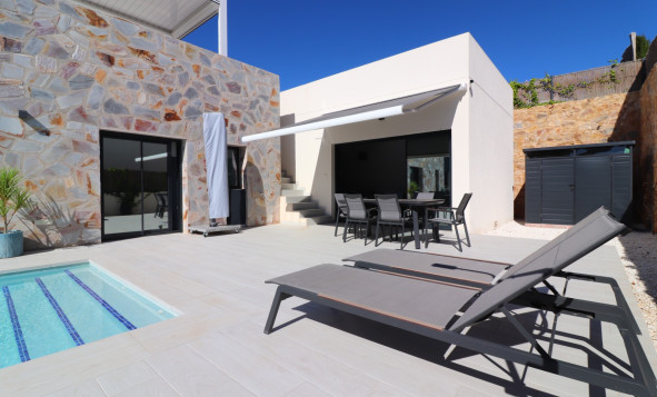 Herverkoop - 3. Vrijstaande villa - Algorfa - Costa Blanca Zuid