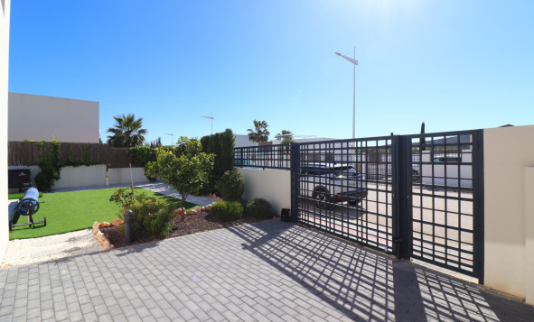 Herverkoop - 3. Vrijstaande villa - Algorfa - Costa Blanca Zuid