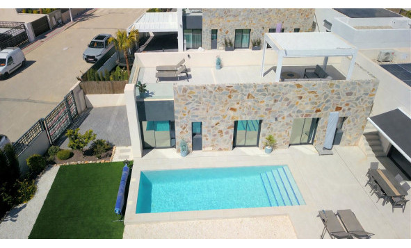 Herverkoop - 3. Vrijstaande villa - Algorfa - Costa Blanca Zuid