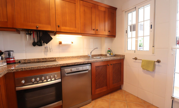 Herverkoop - 3. Vrijstaande villa - Algorfa - Costa Blanca Zuid