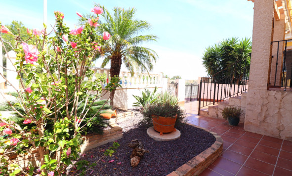 Herverkoop - 3. Vrijstaande villa - Algorfa - Costa Blanca Zuid