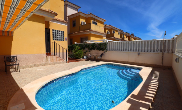 Herverkoop - 3. Vrijstaande villa - Algorfa - Costa Blanca Zuid