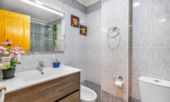 Herverkoop - 1. Appartement / flat - Torrevieja - Costa Blanca Zuid