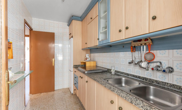 Herverkoop - 1. Appartement / flat - Torrevieja - Los Europeos