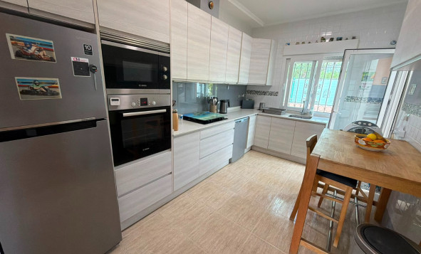 Herverkoop - 3. Vrijstaande villa - Los Montesinos - Costa Blanca Zuid