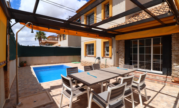 Herverkoop - 4. Halfvrijstaande villa - Los Montesinos - Costa Blanca Zuid