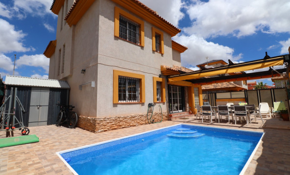 Herverkoop - 4. Halfvrijstaande villa - Los Montesinos - Costa Blanca Zuid
