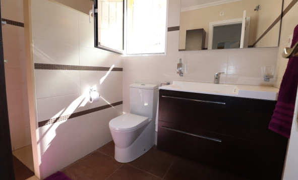 Herverkoop - 3. Vrijstaande villa - Algorfa - Costa Blanca Zuid