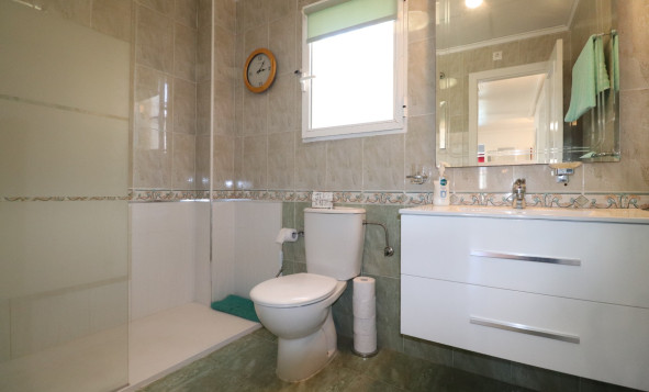 Herverkoop - 3. Vrijstaande villa - Algorfa - Costa Blanca Zuid