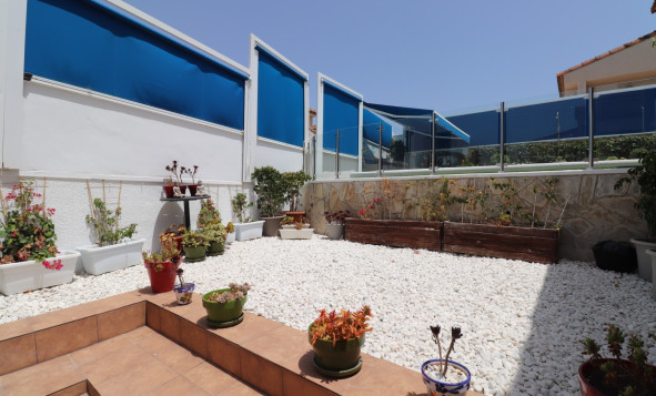 Herverkoop - 3. Vrijstaande villa - Algorfa - Costa Blanca Zuid