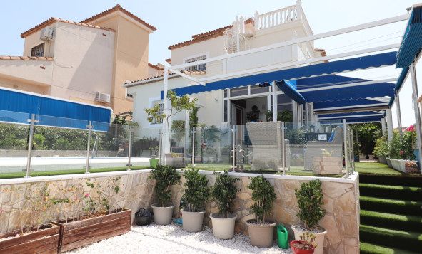 Herverkoop - 3. Vrijstaande villa - Algorfa - Costa Blanca Zuid