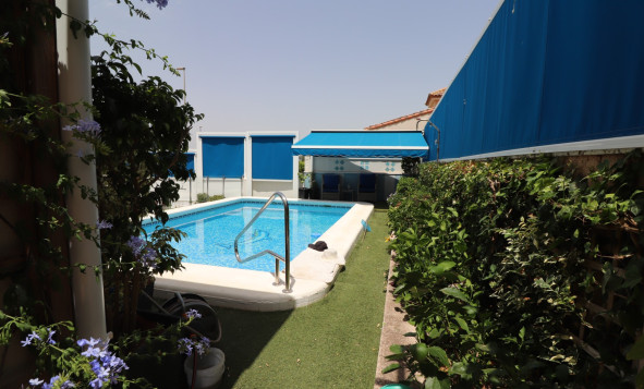 Herverkoop - 3. Vrijstaande villa - Algorfa - Costa Blanca Zuid