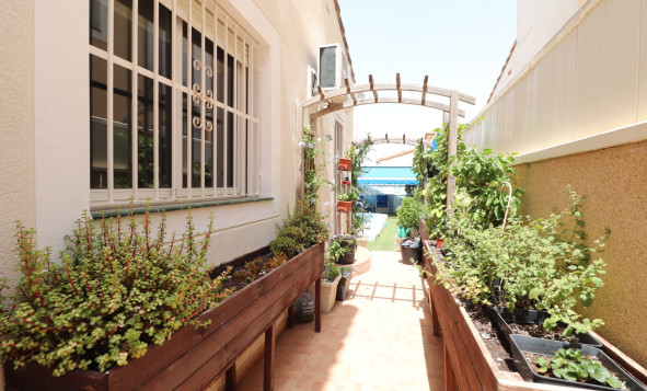 Herverkoop - 3. Vrijstaande villa - Algorfa - Costa Blanca Zuid