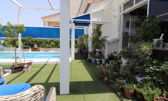 Herverkoop - 3. Vrijstaande villa - Algorfa - Costa Blanca Zuid