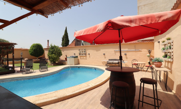 Herverkoop - 4. Halfvrijstaande villa - Benijófar - Costa Blanca Zuid