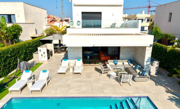 Herverkoop - 3. Vrijstaande villa - Los Montesinos - Costa Blanca Zuid