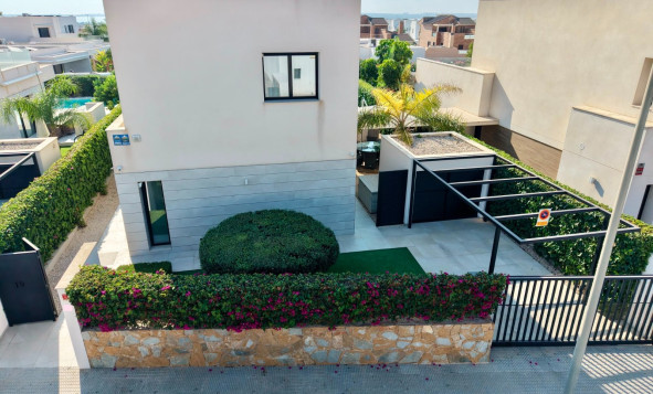 Herverkoop - 3. Vrijstaande villa - Los Montesinos - Costa Blanca Zuid