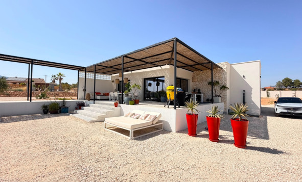 Herverkoop - 3. Vrijstaande villa - Pinoso - Costa Blanca Noord