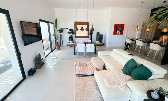 Herverkoop - 3. Vrijstaande villa - Pinoso - Costa Blanca Noord