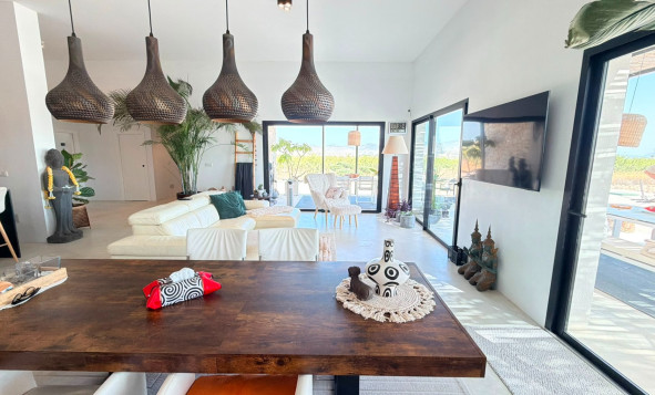Herverkoop - 3. Vrijstaande villa - Pinoso - Costa Blanca Noord