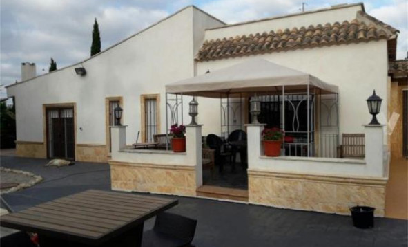 Resale - Villa - La Matanza - Orihuela