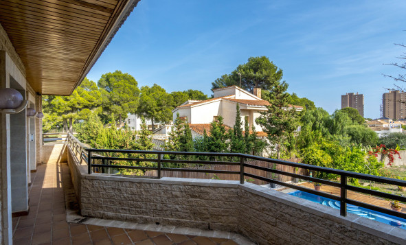 Resale - Villa - Orihuela Costa