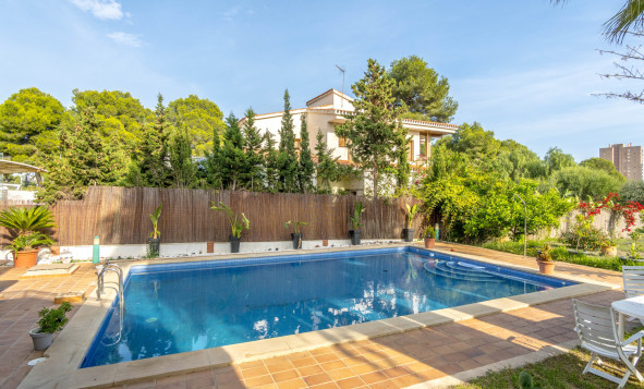 Resale - Villa - Orihuela Costa