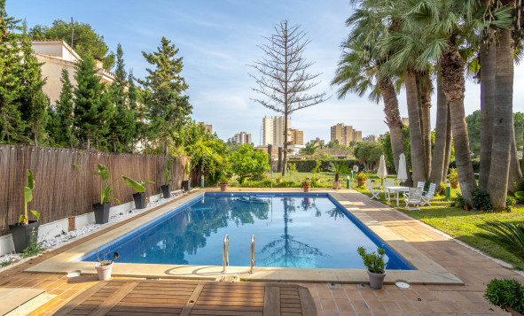 Resale - Villa - Orihuela Costa