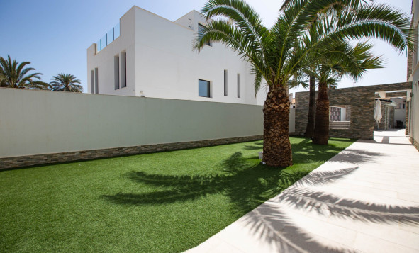 Herverkoop - Villa - La Zenia - Orihuela Costa