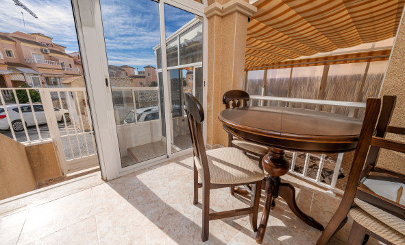 Resale - Villa - Playa Flamenca - Orihuela Costa