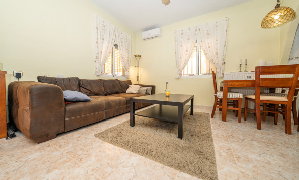 Resale - Villa - Playa Flamenca - Orihuela Costa