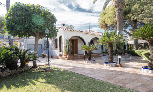 Resale - Villa - La Zenia - Orihuela Costa