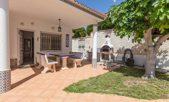 Resale - Villa - La Zenia - Orihuela Costa