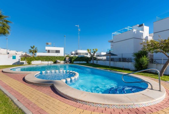 Resale - Villa - Villamartin - Orihuela Costa