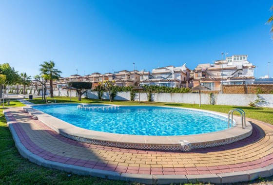 Herverkoop - Villa - Villamartin - Orihuela Costa