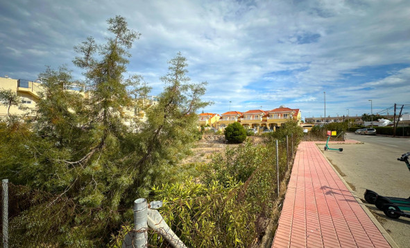 Reventa - Urban building plot - Orihuela Costa