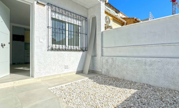 Resale - Villa - Orihuela Costa