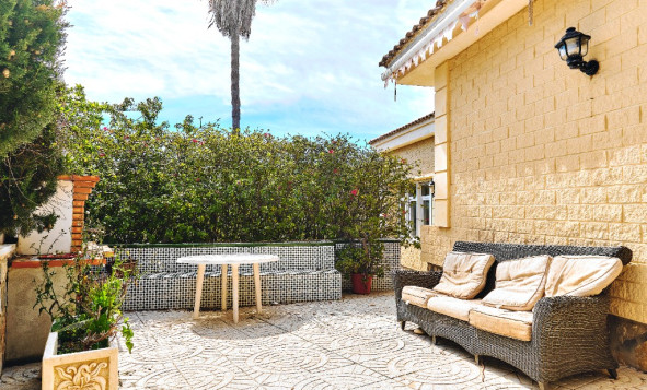 Resale - Villa - Dehesa de Campoamor - Orihuela Costa