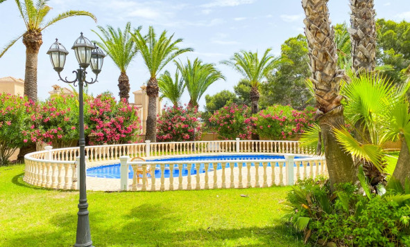 Resale - Villa - Villamartin - Orihuela Costa