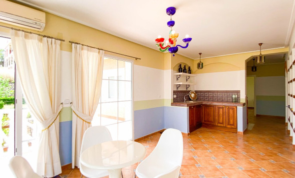 Resale - Villa - Villamartin - Orihuela Costa